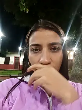 Snapshot of -juicy_ chatting on 24, 10, 2025 -juicy  online show from 24, 10, 2025