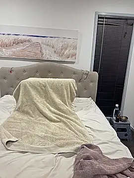 iamthepublickmasterbater online show from 6, 4, 2026