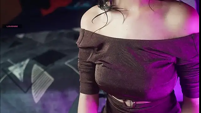 Snapshot of NidhiChandra chatting on 10, 9, 2025 NidhiChandra online show from 10, 9, 2025