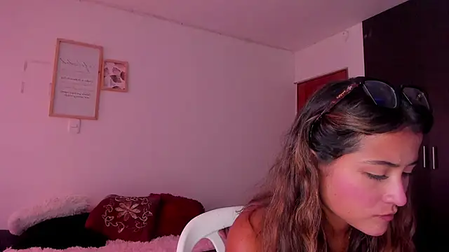 Ana  Pink online show from 23, 11, 2025