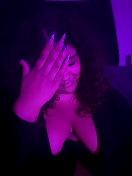 Snapshot of 1n0nlythroat chatting on 15, 9, 2025 1n0nlythroat online show from 15, 9, 2025
