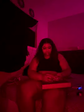 Snapshot of 1n0nlythroat chatting on 7, 10, 2025 1n0nlythroat online show from 7, 10, 2025