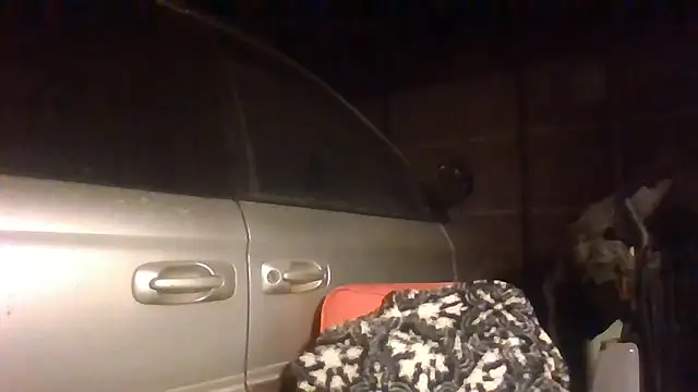 Snapshot of 1n0nlythroat chatting on 5, 7, 2026 1n0nlythroat online show from 5, 7, 2026