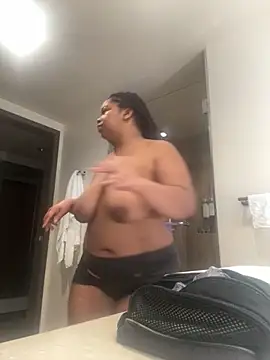 Snapshot of Thiccmamaa chatting on 1, 3, 2026 Thiccmamaa online show from 1, 3, 2026