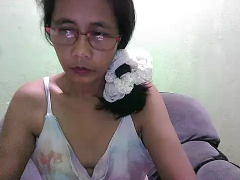 Snapshot of HotLadyPinay32 chatting on 7, 2, 2026 HotLadyPinay32 online show from 7, 2, 2026