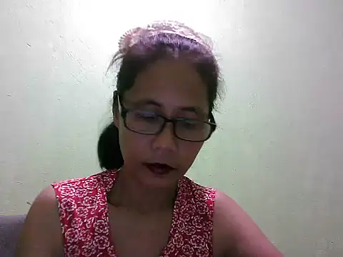 Snapshot of HotLadyPinay32 chatting on 1, 3, 2026 HotLadyPinay32 online show from 1, 3, 2026