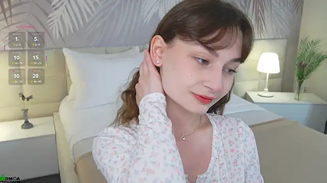 LolaPrise online show from 16, 9, 2025