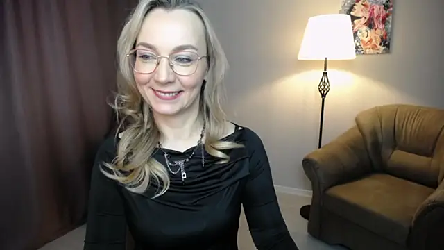 Snapshot of Ava_Elior chatting on 6, 3, 2026 Ava Elior online show from 6, 3, 2026