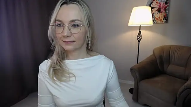 Snapshot of Ava_Elior chatting on 7, 3, 2026 Ava Elior online show from 7, 3, 2026