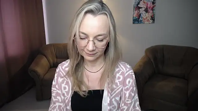 Snapshot of Ava_Elior chatting on 2, 7, 2026 Ava Elior online show from 2, 7, 2026