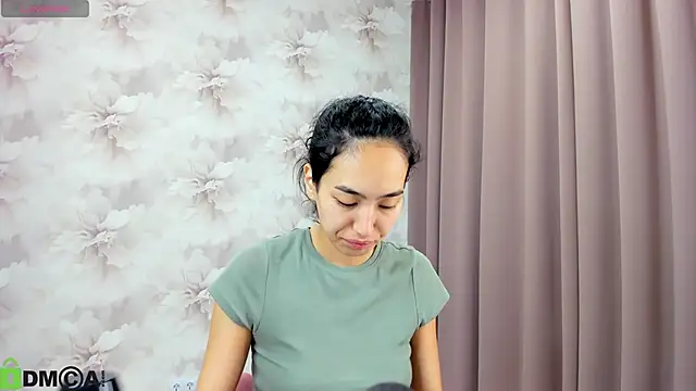 FlirtyAura online show from 1, 10, 2025