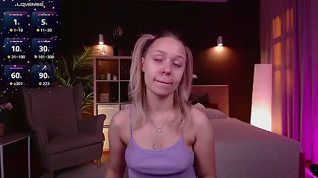 Snapshot of Pooja_Hegde chatting on 30, 9, 2025 Pooja Hegde online show from 30, 9, 2025