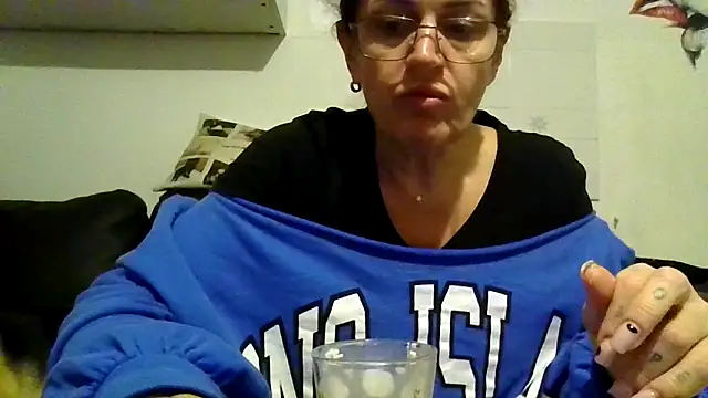 RubyyRosee online show from 4, 12, 2025