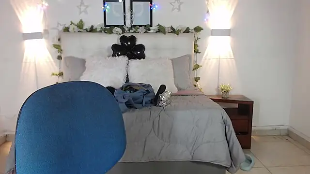 Megan 05  online show from 15, 2, 2026