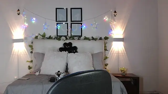 Megan 05  online show from 25, 3, 2026