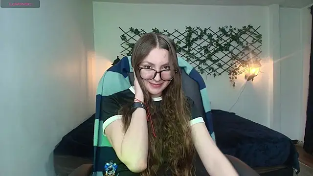 velvet  moon online show from 2, 4, 2026