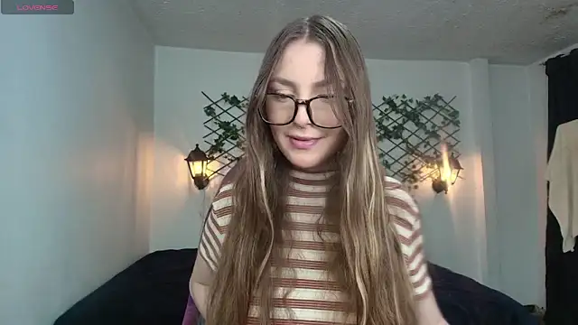 velvet  moon online show from 6, 4, 2026