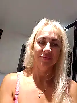 Snapshot of KissMiSveet chatting on 23, 9, 2025 KissMiSveet online show from 23, 9, 2025