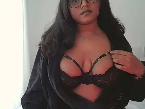 Snapshot of DirtyChaiLatte chatting on 6, 10, 2025 DirtyChaiLatte online show from 6, 10, 2025