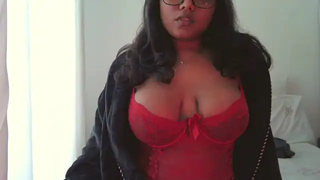 Snapshot of DirtyChaiLatte chatting on 7, 10, 2025 DirtyChaiLatte online show from 7, 10, 2025