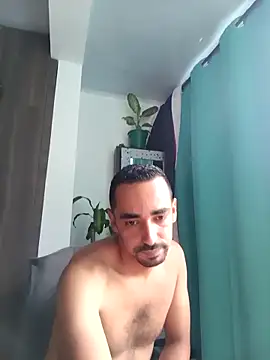 stivenlujan69 online show from 18, 12, 2025