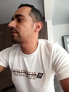 Snapshot of stivenlujan69 chatting on 8, 2, 2026 stivenlujan69 online show from 8, 2, 2026