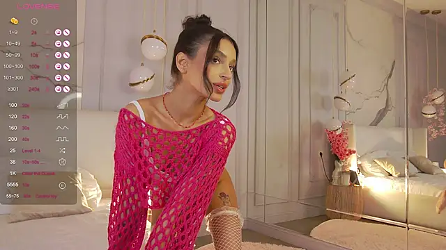 AdoraCortes online show from 17, 10, 2025