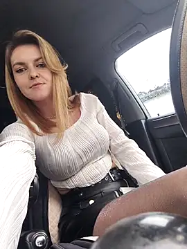 YOOUR EVAA online show from 6, 2, 2026