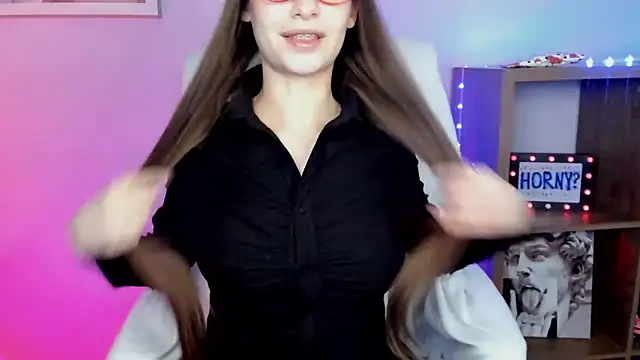 LuxMaya online show from 2, 4, 2026