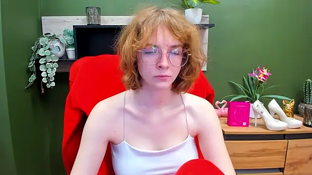 juicyPenny online show from 5, 11, 2025