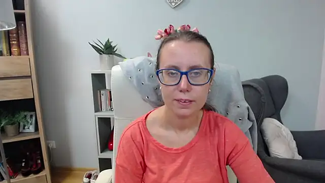 Snapshot of sweetxLizzy chatting on 8, 7, 2026 sweetxLizzy online show from 8, 7, 2026