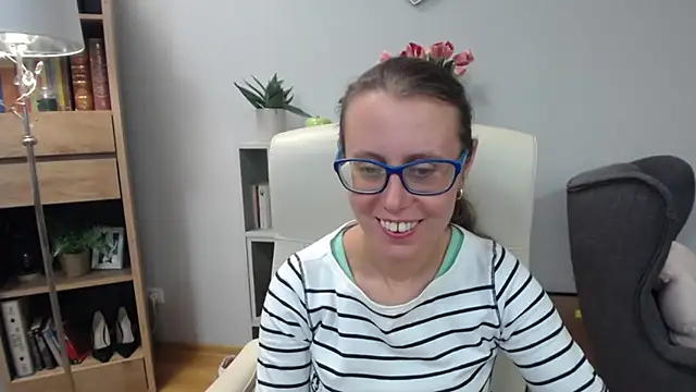 Snapshot of sweetxLizzy chatting on 15, 7, 2026 sweetxLizzy online show from 15, 7, 2026