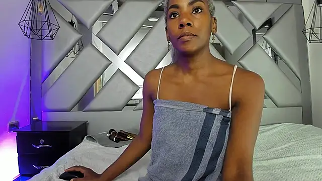 Lorenn Hill online show from 15, 12, 2025