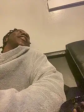 Snapshot of MosesWorld33 chatting on 5, 10, 2025 MosesWorld33 online show from 5, 10, 2025