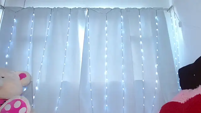 Snapshot of Charlothe_Wright chatting on 15, 3, 2026 Charlothe Wright online show from 15, 3, 2026