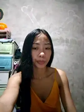 SweetMissPinay18 online show from 4, 6, 2026
