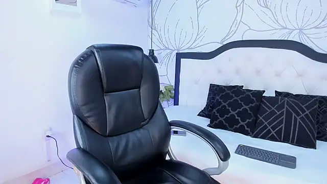 Jim twink online show from 4, 2, 2026