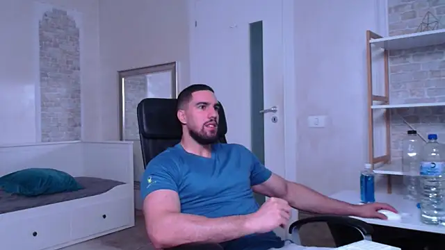 IvanHydee online show from 17, 9, 2025