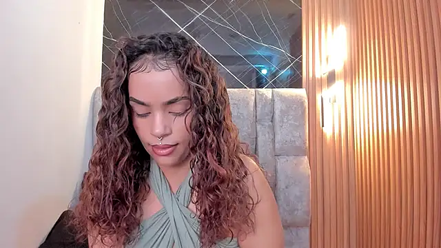 Snapshot of roxanne_dl chatting on 16, 9, 2025 roxanne dl online show from 16, 9, 2025