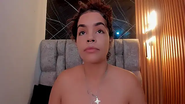 Snapshot of roxanne_dl chatting on 22, 9, 2025 roxanne dl online show from 22, 9, 2025