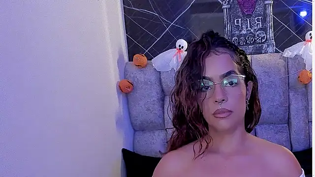 Snapshot of roxanne_dl chatting on 14, 10, 2025 roxanne dl online show from 14, 10, 2025