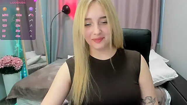 Snapshot of TaisiaHot chatting on 2, 5, 2026 TaisiaHot online show from 2, 5, 2026
