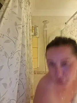 Snapshot of RosieMilff chatting on 8, 10, 2025 RosieMilff online show from 8, 10, 2025