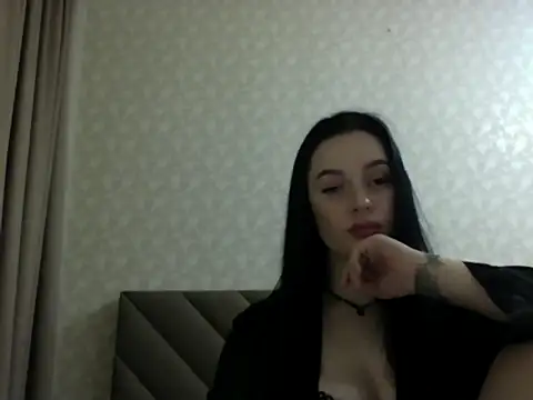 Snapshot of Lulii24 chatting on 17, 11, 2025 Lulii24 online show from 17, 11, 2025