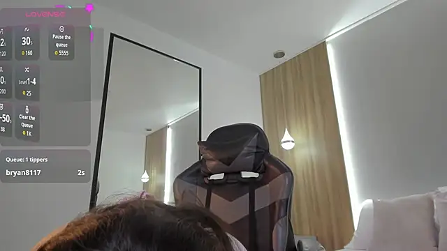 samantha 17  online show from 24, 3, 2026