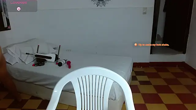 Snapshot of CanelaDeluxe chatting on 3, 3, 2026 CanelaDeluxe online show from 3, 3, 2026