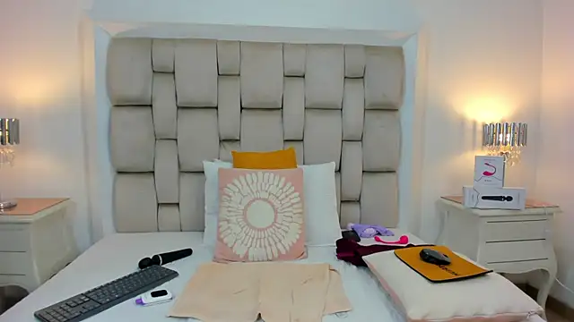 Snapshot of frehia_dimou chatting on 28, 9, 2025 frehia dimou online show from 28, 9, 2025