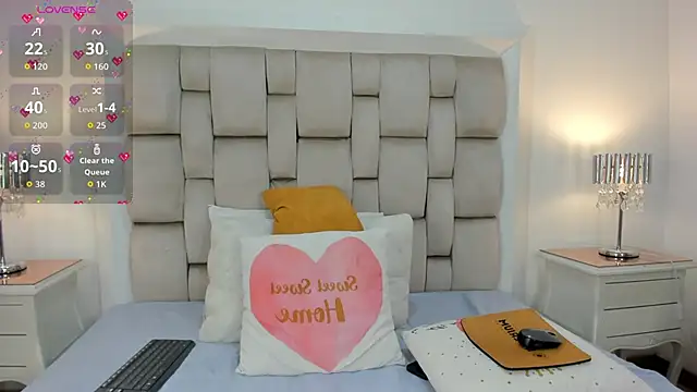 Snapshot of frehia_dimou chatting on 7, 10, 2025 frehia dimou online show from 7, 10, 2025