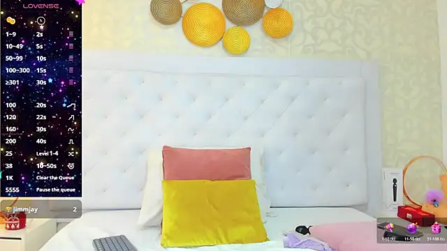 Snapshot of frehia_dimou chatting on 2, 12, 2025 frehia dimou online show from 2, 12, 2025