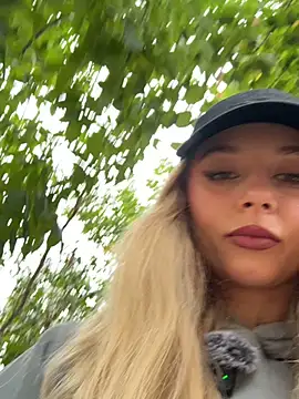 BabyAnais online show from 25, 9, 2025